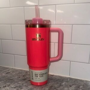NWT Stanley Pink Parade 30 oz. Quencher H2.0 Tumbler with Handle and Straw